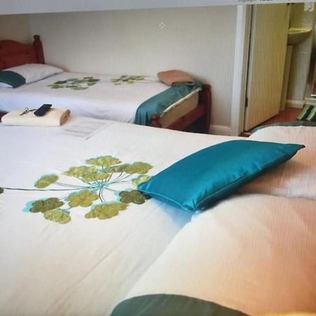 Room In Guest Room - Comfortable Family Room With Tv, Free Fast Wifi, Sleeps 4 With 1 Bunk Bed Гейс Екстер'єр фото