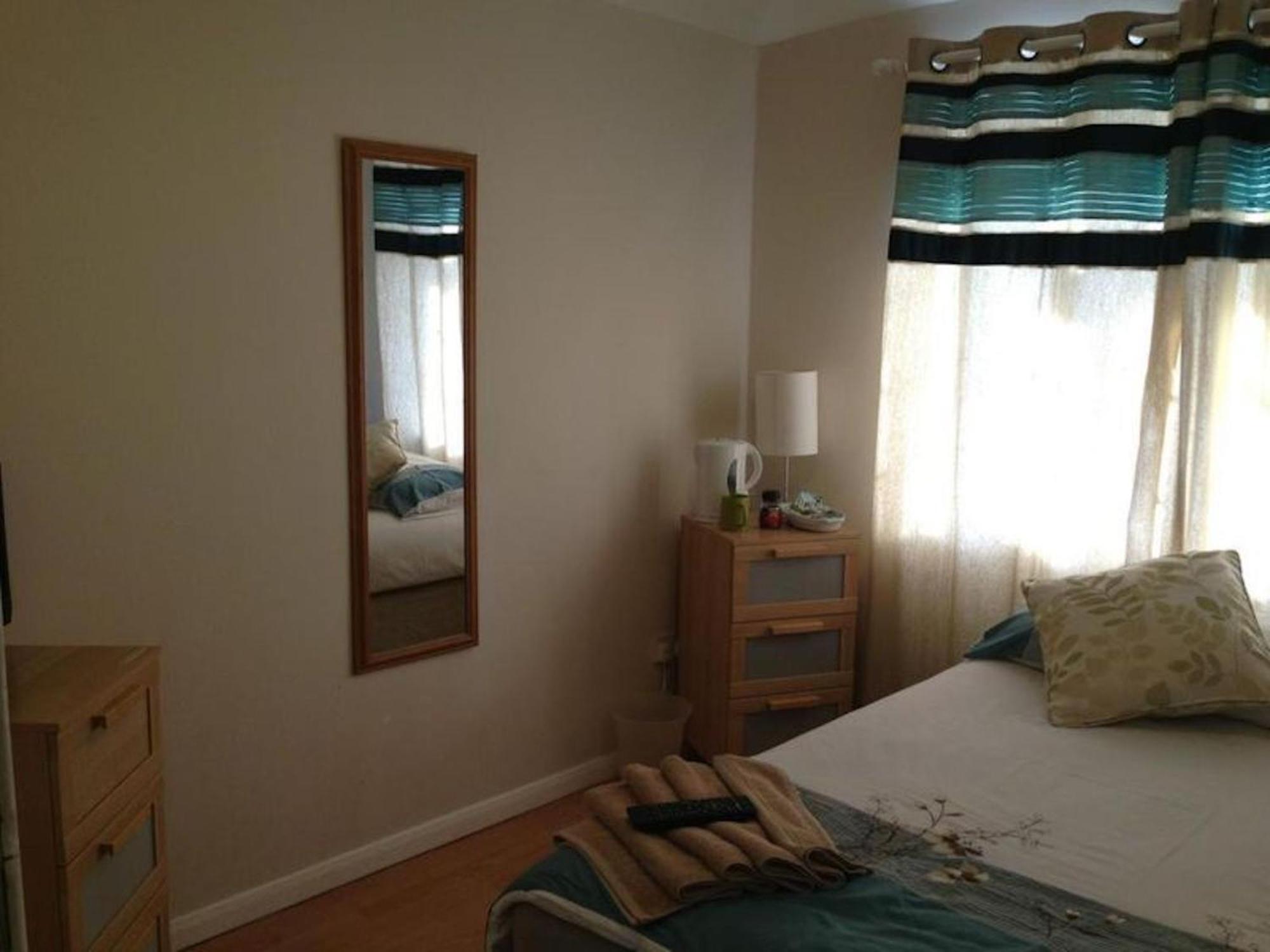 Room In Guest Room - Comfortable Family Room With Tv, Free Fast Wifi, Sleeps 4 With 1 Bunk Bed Гейс Екстер'єр фото