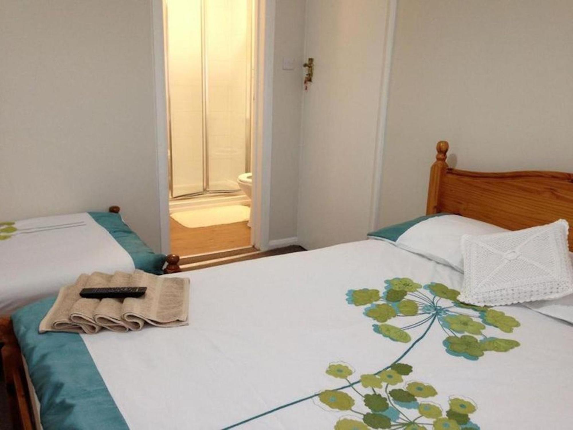 Room In Guest Room - Comfortable Family Room With Tv, Free Fast Wifi, Sleeps 4 With 1 Bunk Bed Гейс Екстер'єр фото